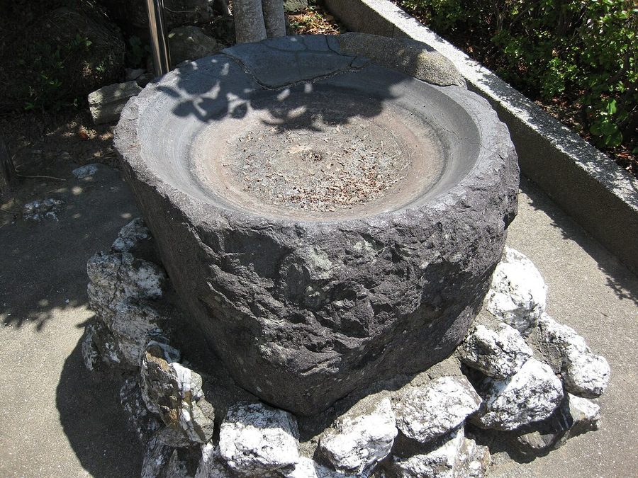 串木野金山で使われていた石臼