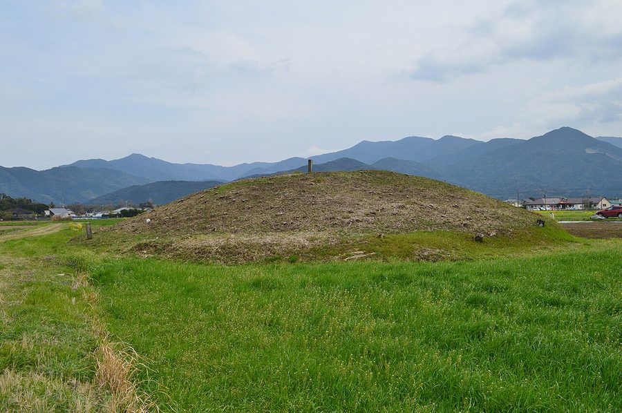 唐仁33号墳の墳丘全景