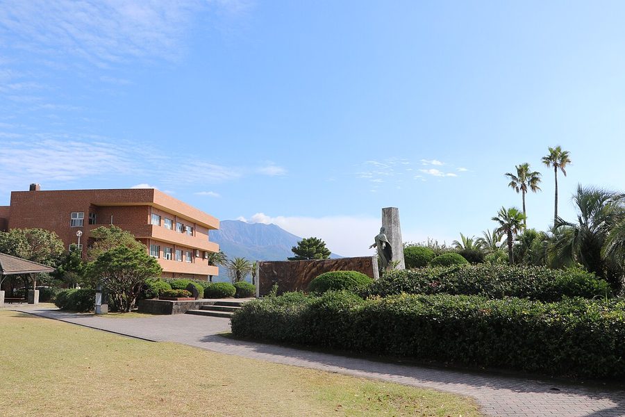 祇園之洲公園から望む桜島