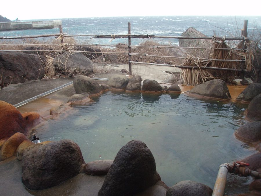 悪石島温泉の露天風呂